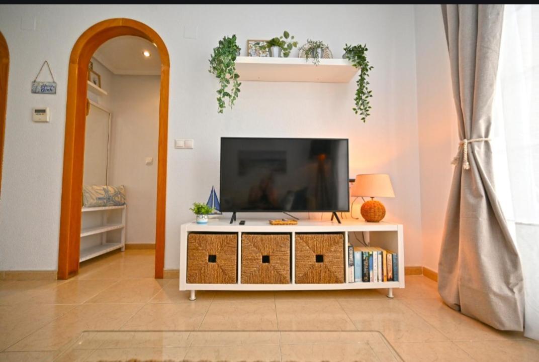 Beach Apartment Torrevieja Eksteriør billede