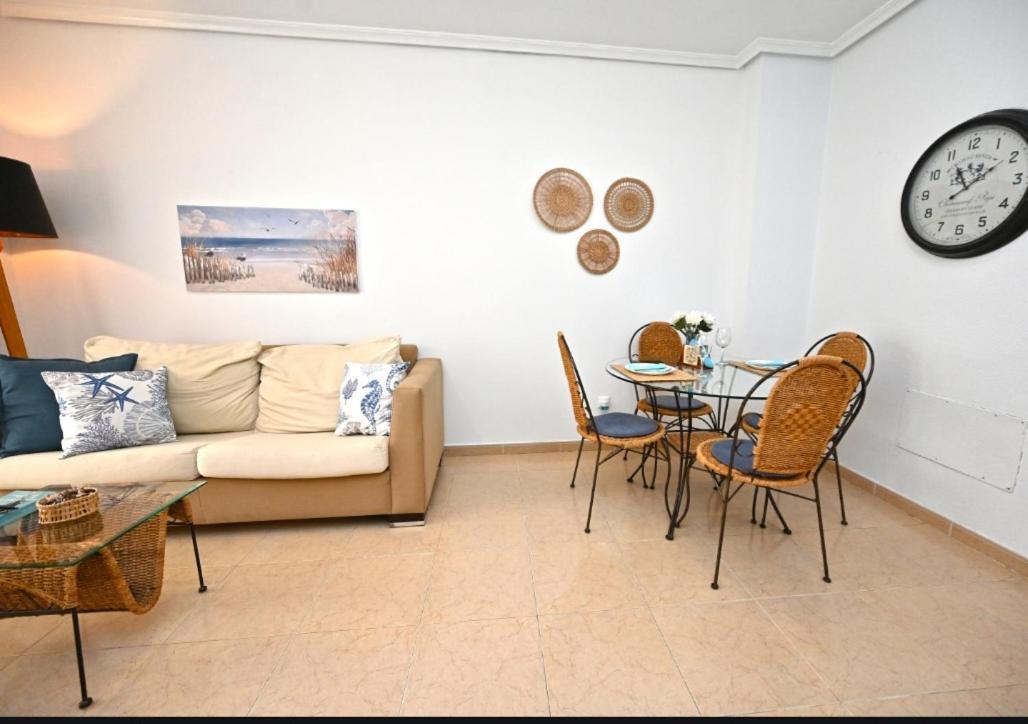 Beach Apartment Torrevieja Eksteriør billede